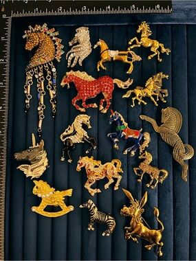 15pc Equine Brooch Lot Statement Rhinestone Horse Unicorn Donkey